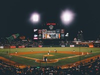 雅尼斯重掌帅印淬炼钢铁防线 季后赛版图或迎首钢风暴