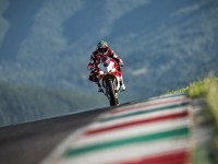 F1大奖赛西班牙站，维斯塔潘强势夺冠，红牛车队再显统治力