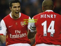 中国冰壶队世锦赛首战告捷 新锐组合展现强大潜力