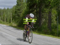 潘展乐破亚洲纪录夺冠 中国游泳新星闪耀国际赛场