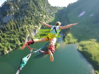 西甲争冠白热化，皇马、巴萨最后五轮决战，黑马赫罗纳能否创造奇迹？